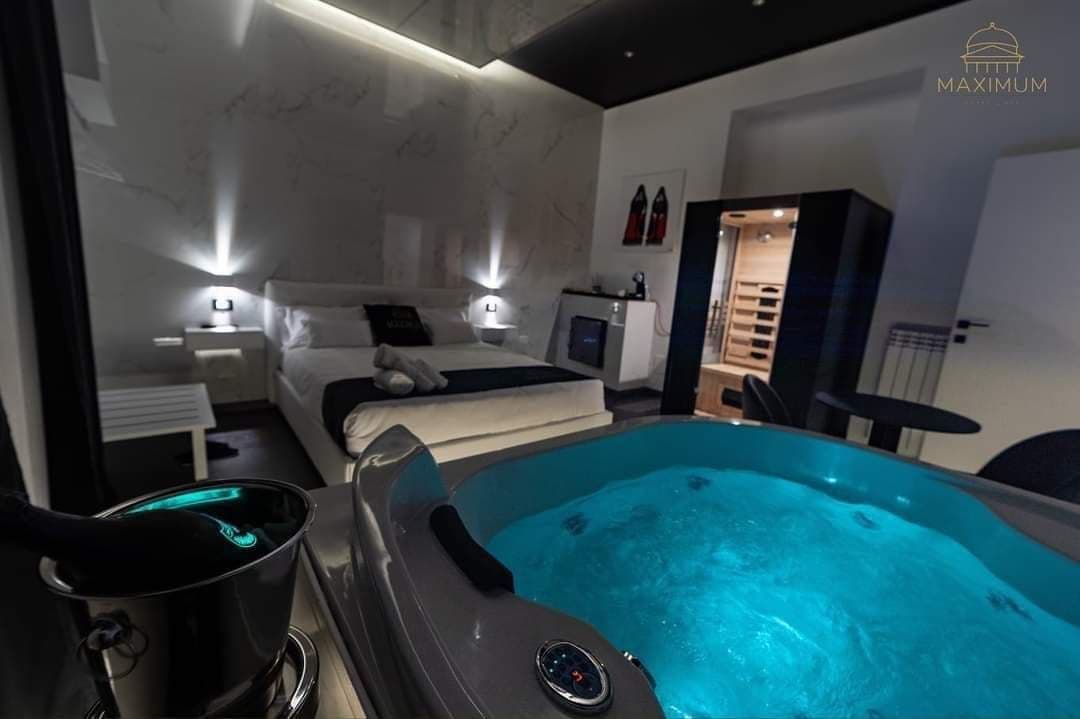 MAXIUM SUITE & SPA MAXIUM SUITE & SPA