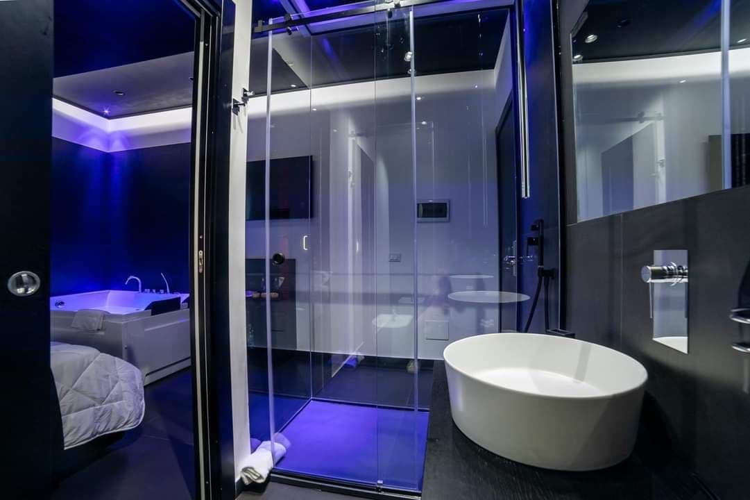 MAXIUM SUITE & SPA MAXIUM SUITE & SPA