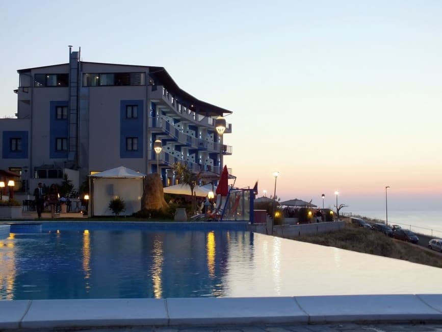 TUS’HOTEL TUS'HOTEL