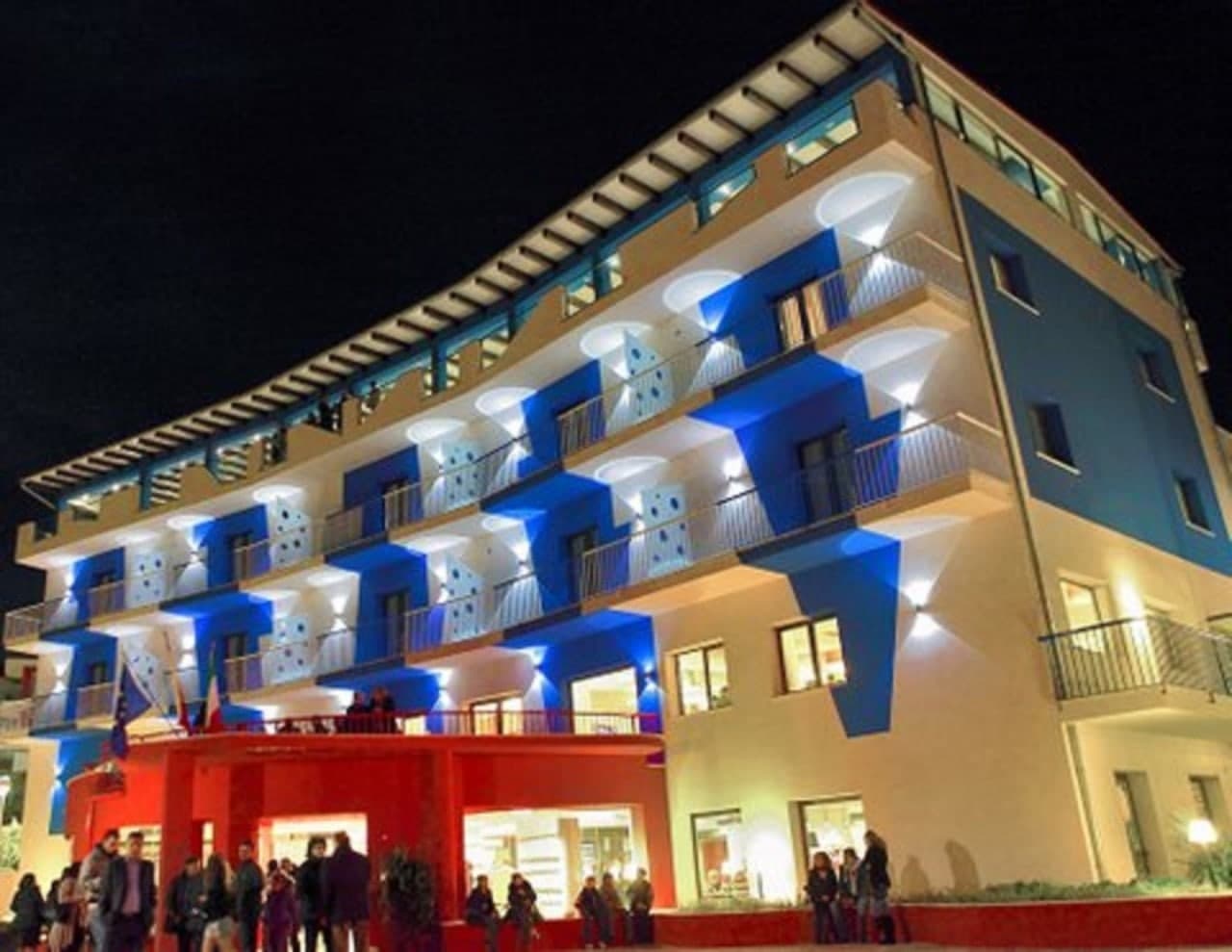 TUS’HOTEL TUS'HOTEL